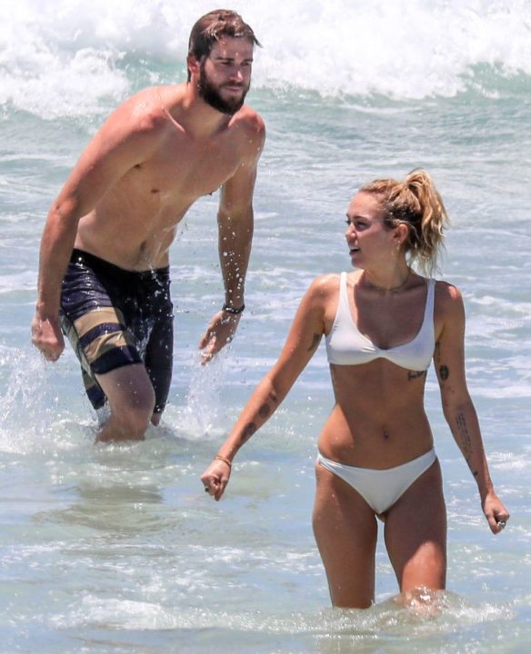 Miley Cyrus Liam Hemsworth Australia 2018 e1516287675265