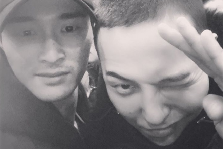 Big Bang G Dragon with Manager