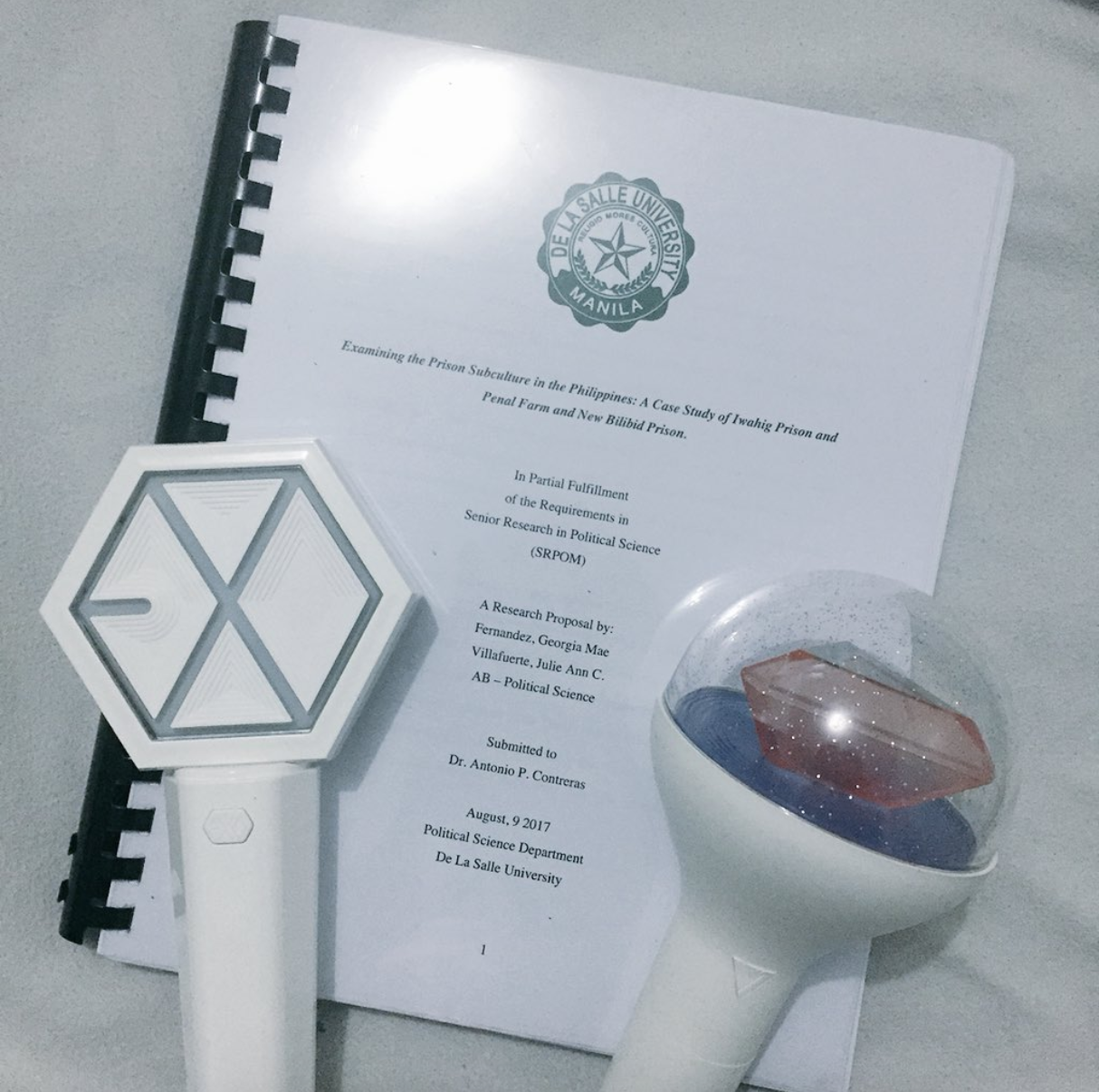 WOW: This KPOP Fangirl graduates university with honors & shows how fandom can inspire you 8 Screen Shot 2018 02 13 at 2.40.12 AM