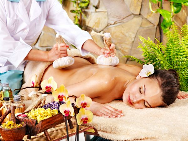 Thai Massage Shutterstock 103603790