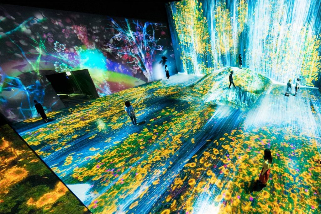 This new digital museum in Tokyo is so immersive, it should be on your travel list! 2 teamlab mori building odaiba tokyo 2