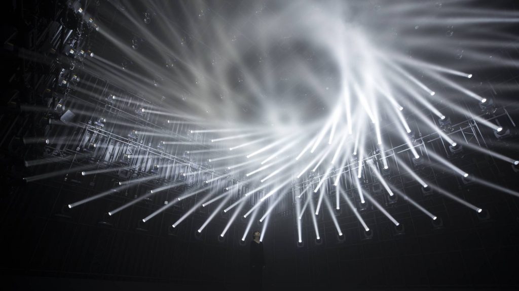 This new digital museum in Tokyo is so immersive, it should be on your travel list! 6 teamlab mori building odaiba tokyo 6