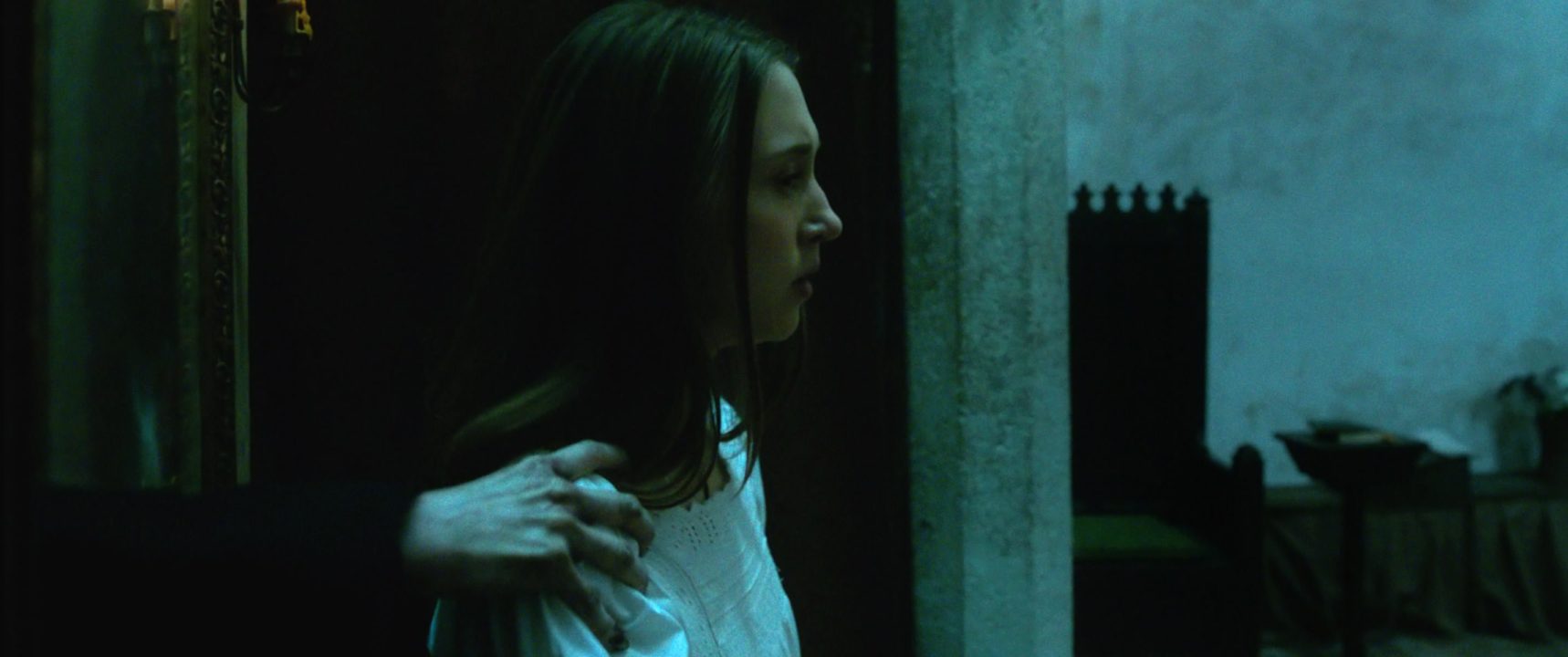 The Nun 2018 41533604 2864 1200 e1536300878199