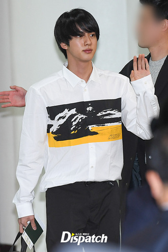 13 Times BTS Jin Proved He Truly is "Worldwide Handsome" 12 13TimesBTSJinProvedHeIsTrulyWorldwideHandsome11