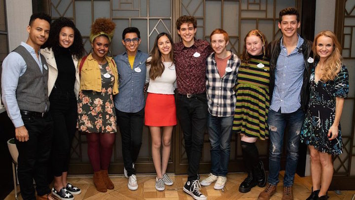 High School Musical is a making a comeback...with a TV series! 2 HSM 1 1