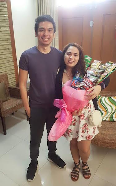 LOOK: This 'grocery bouquet' might just be the surprise you need for Valentine's 2 bouquet 2