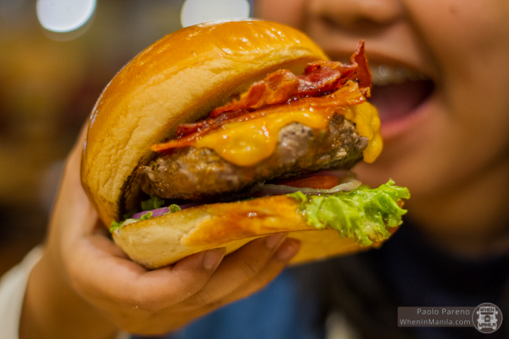 Chilis Art of Burger 26