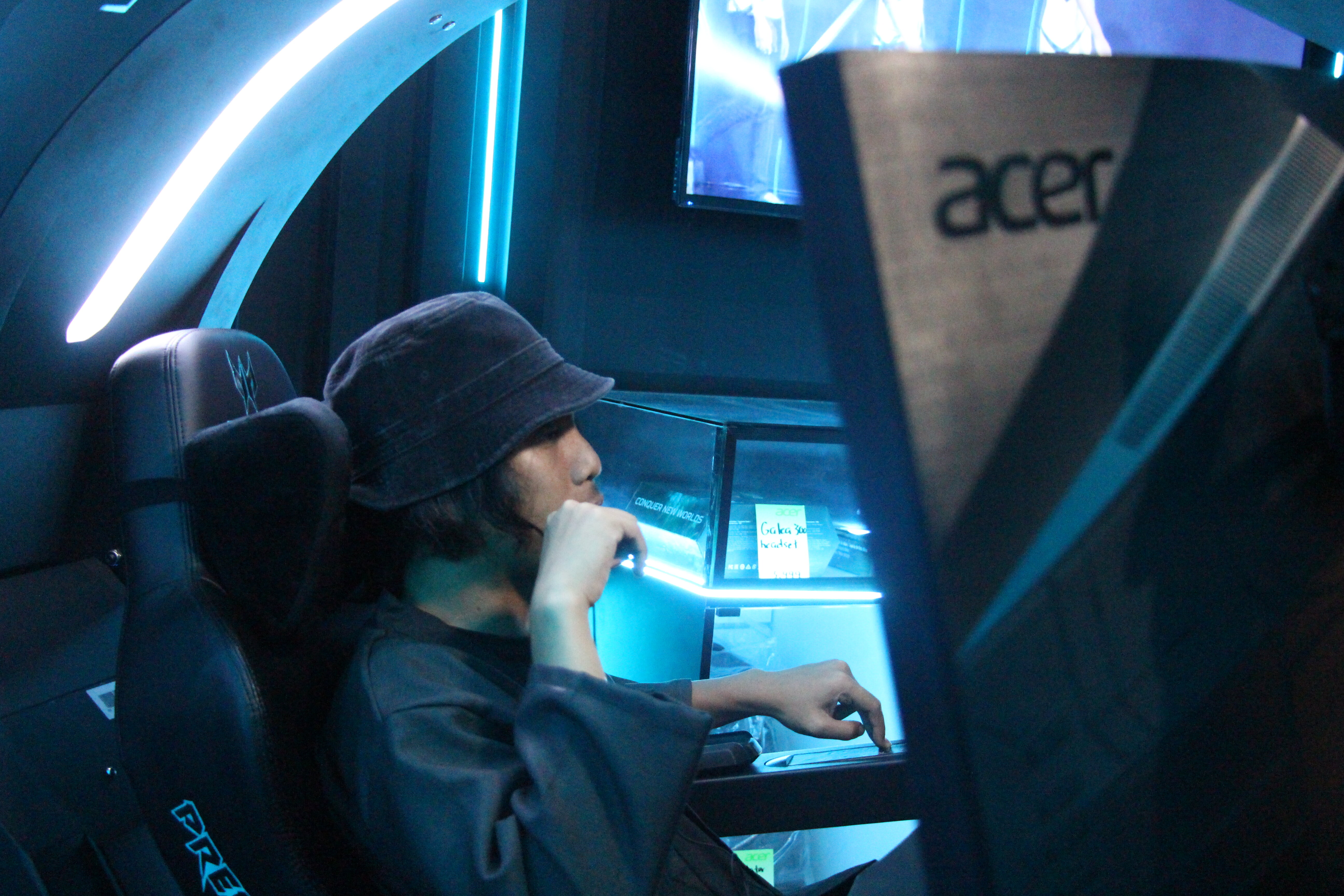 GAMER YOUTUBE INFLUENCER GLOCO 02