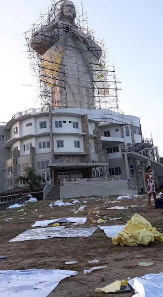 LOOK: Crowds leave pilgrimage sites full of trash 2 holy week trash 2