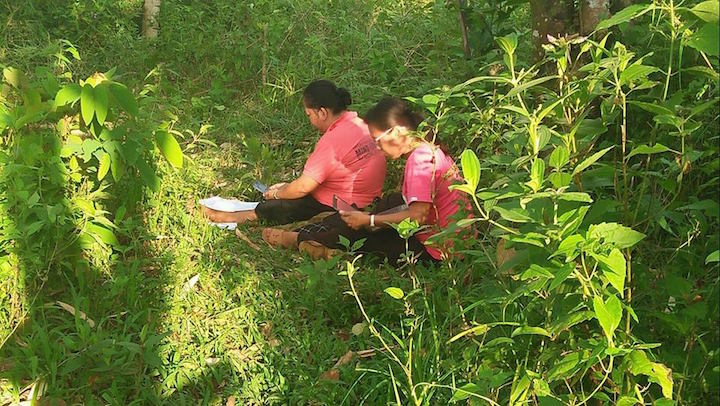 LOOK: Teachers in Leyte Have to Climb Up Mountains Just to Send Requirements Online 1 leyte teachers