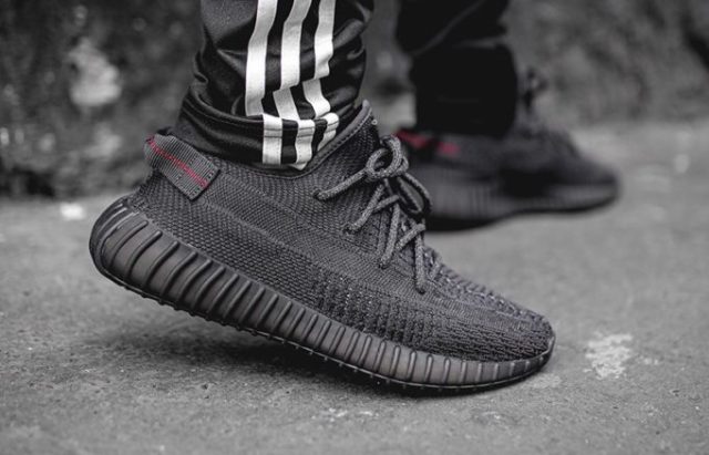 adidas Yeezy Boost 350 V2 Black 1 681x437