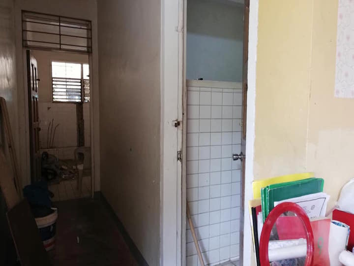 teachers using comfort room 2