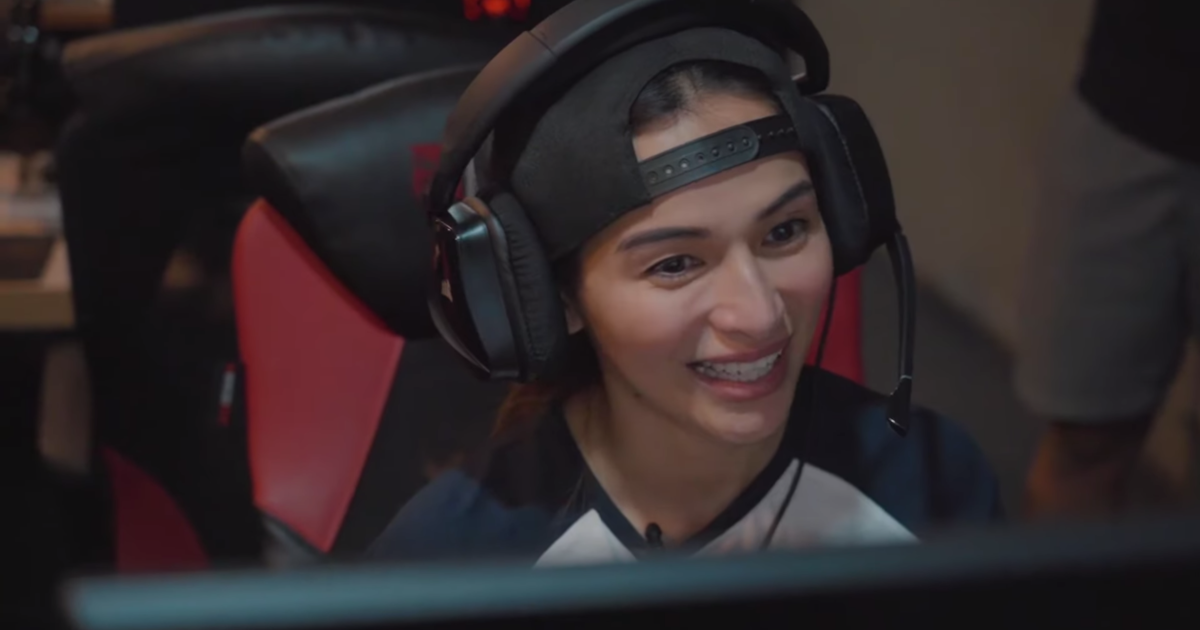 Jennylyn Mercado tries gaming