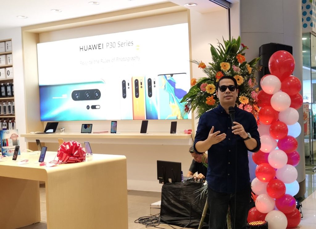 huawei concept store sm fairview 22