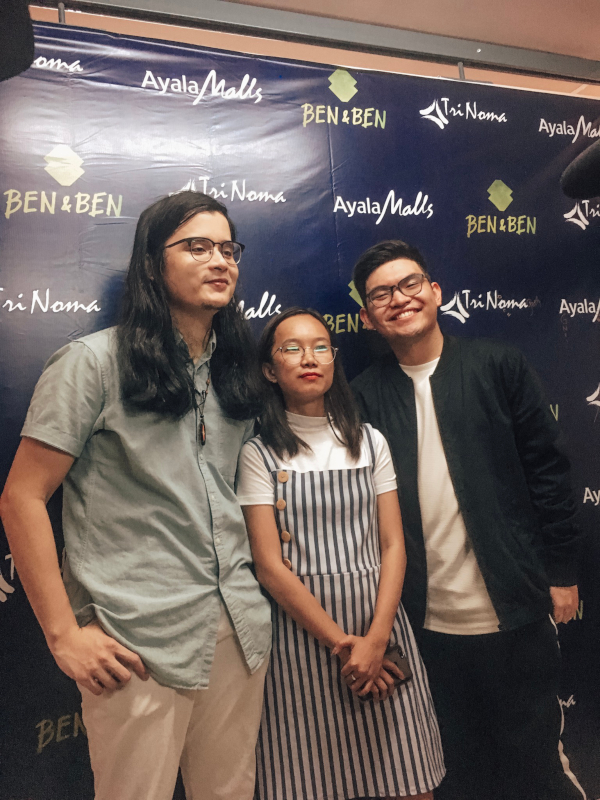 Couple Gets Surprise of Their Dreams When Ben&Ben Serenades Them Onstage 1 benben close up couple