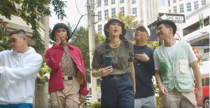 5db282321658e 5db28232165dbLOOK Alex Gonzaga Mimiyuuuh Perea Street and G Force Team up in a Hilarious Music Video 2.PNG