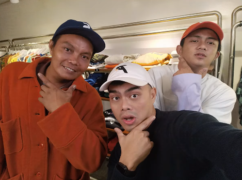 LOOK: Alex Gonzaga, Mimiyuuuh, Perea Street and G-Force Team-up in a Hilarious Music Video 5 5db287099dee6 5db287099df32LOOK Alex Gonzaga Mimiyuuuh Perea Street and G Force Team up in a Hilarious Music Video 8.PNG
