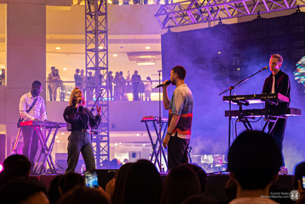 Honne and joan Live in Manila 001