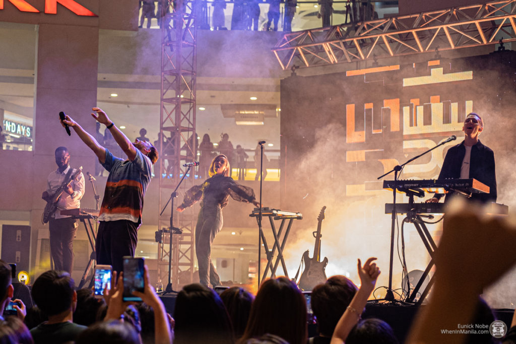 Honne and joan Live in Manila 007