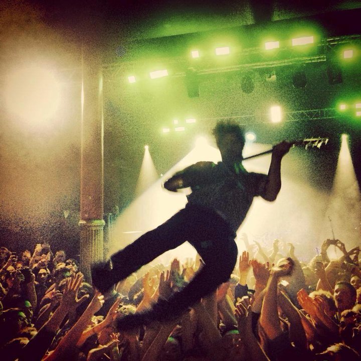 Foals Yannis Stage Dive