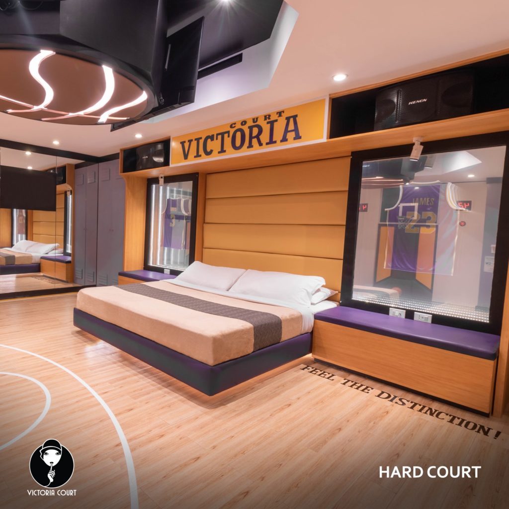 victoria court hardcourt themed rooms