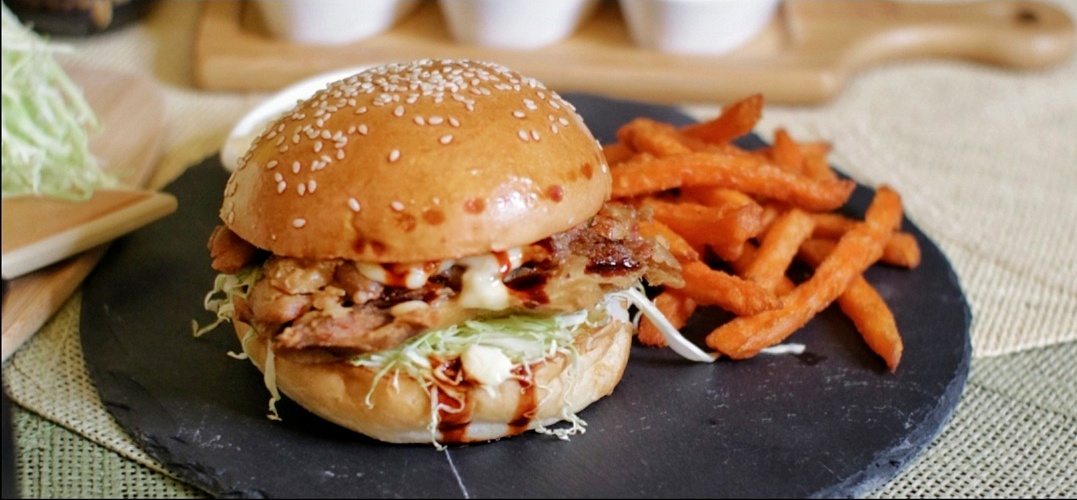 Maxs Restaurant Chicken Sandwich