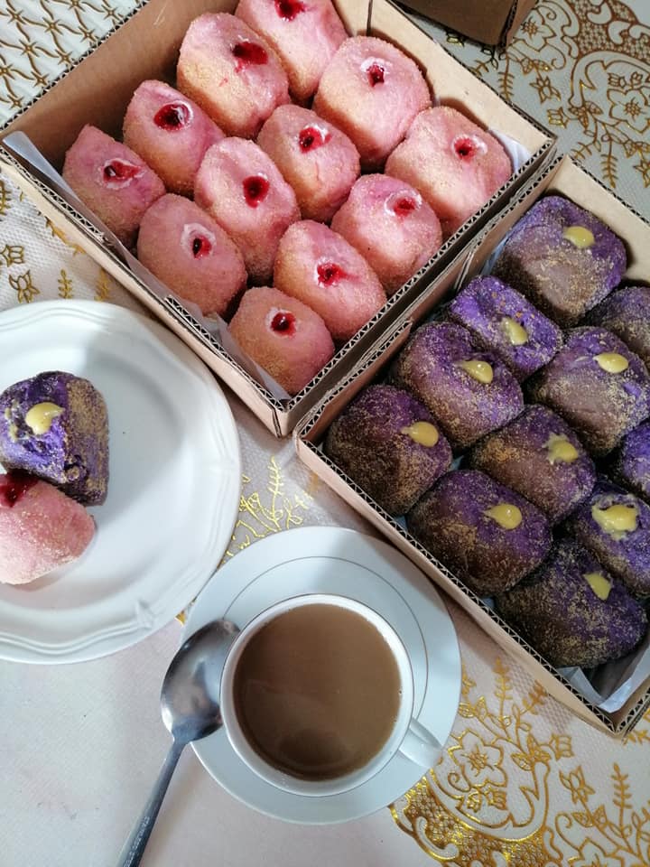 Ube pan de yema and strawberry cream pandesal exist! 7 khevin cake factory ube pan de yema strawberry cream pandesal 3