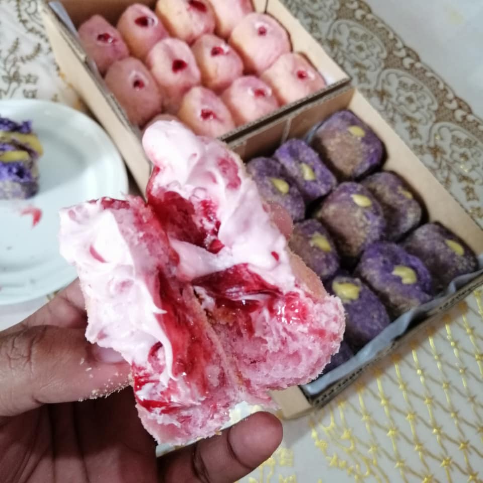 Ube pan de yema and strawberry cream pandesal exist! 5 khevin cake factory ube pan de yema strawberry cream pandesal 5