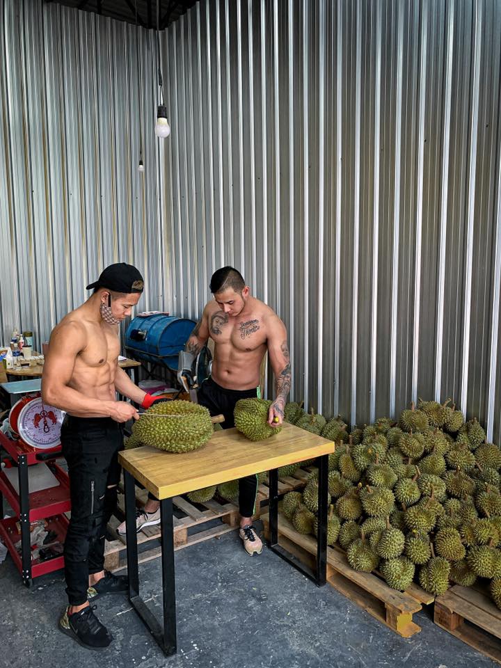 durian gym trainers 1