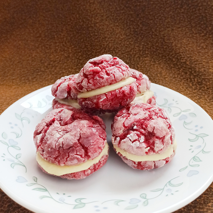 Cream Chies Red Velvet with Cream Cheese Crinkles