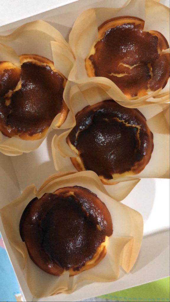Mix Bakers Mini Basque Burnt Cheesecakes 3