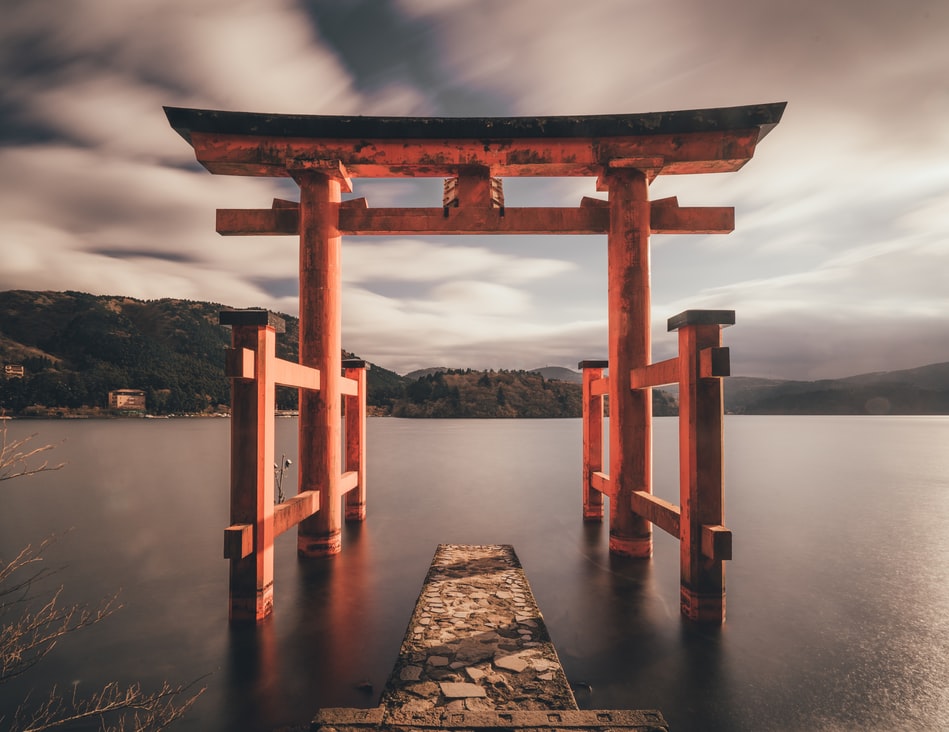 hakone japan torii