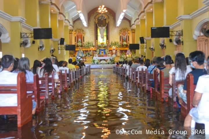 Parokya ni San Ildefonso de Guiguinto flood inside church