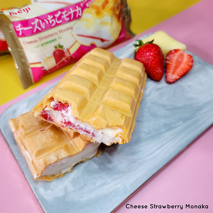 Chilld Meiji Cheese Strawberry Monaka