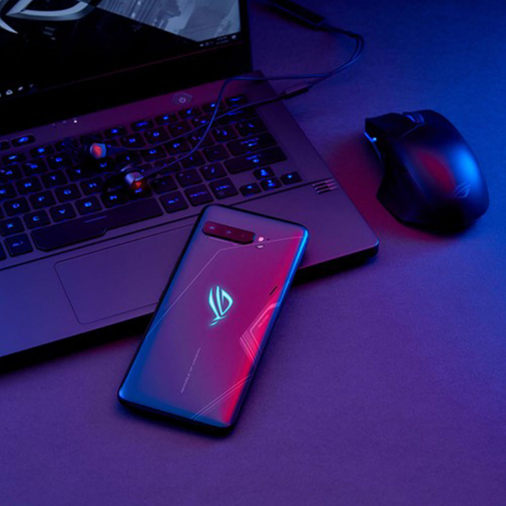 10 Cool Christmas Gifts for the Gamer Boy/Girl in Your Life 5 christmas shopee 8 asus arog phone