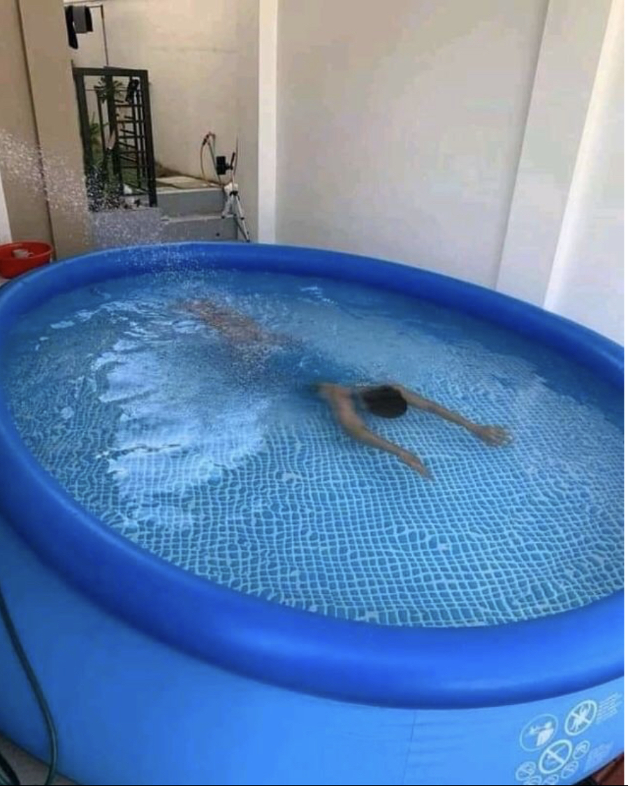 Inflatable pool 4
