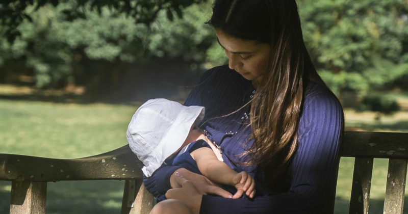 anne curtis smith breastfeeding header