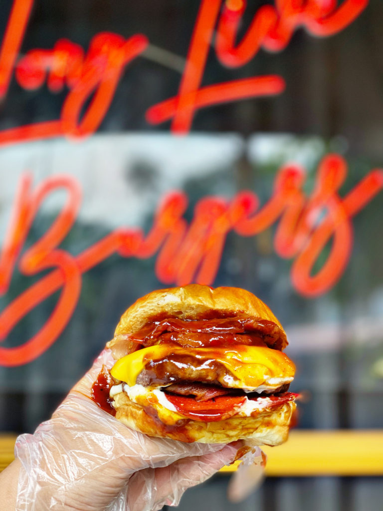 11 Cheeseburgers You Need to Try Right Now 3 Comemos Cheeseburger