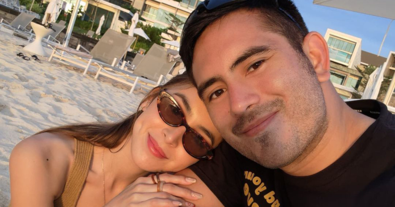 LOOK: Julia Barretto Posts Sweet Photo Kissing Gerald Anderson at the Beach - When In Manila