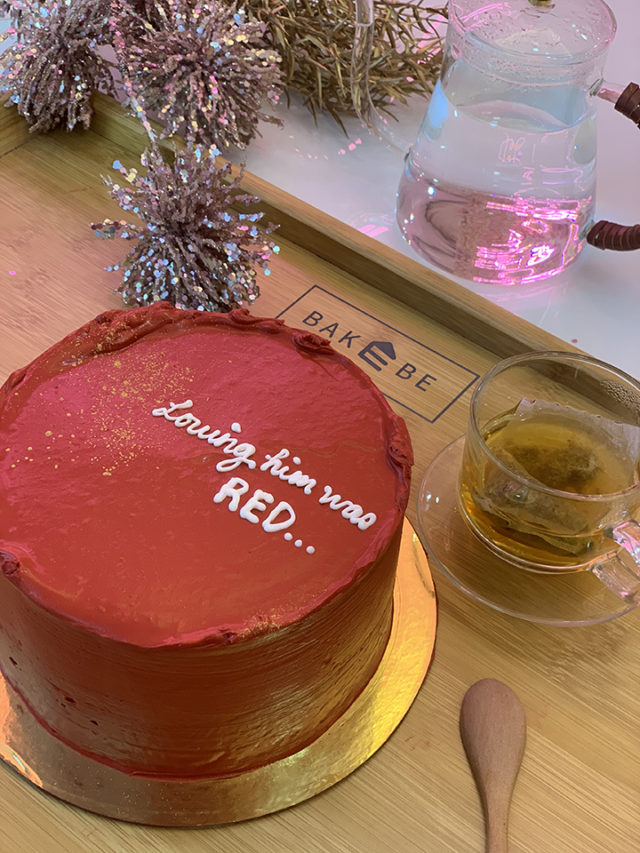 LOOK Bakebe Has Taylor Swift Red Cakes for the Swifties Out There