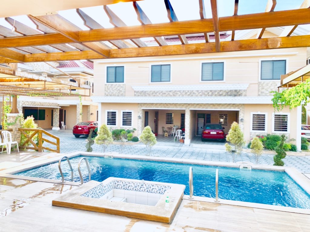 02 Superhost Mary Ellaines 7 bedroom modern villa