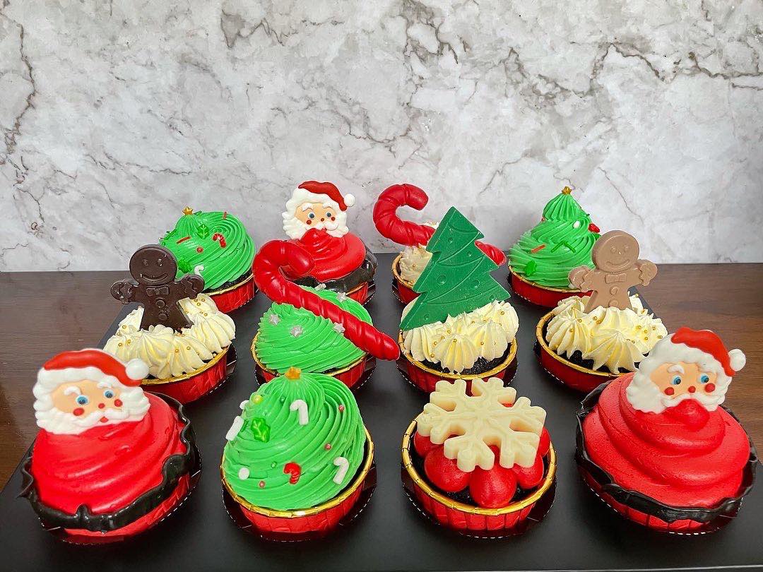 Amaze and Graze Christmas cupcakes 2