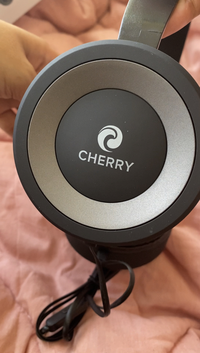 Cherry Pulse Headphones 2