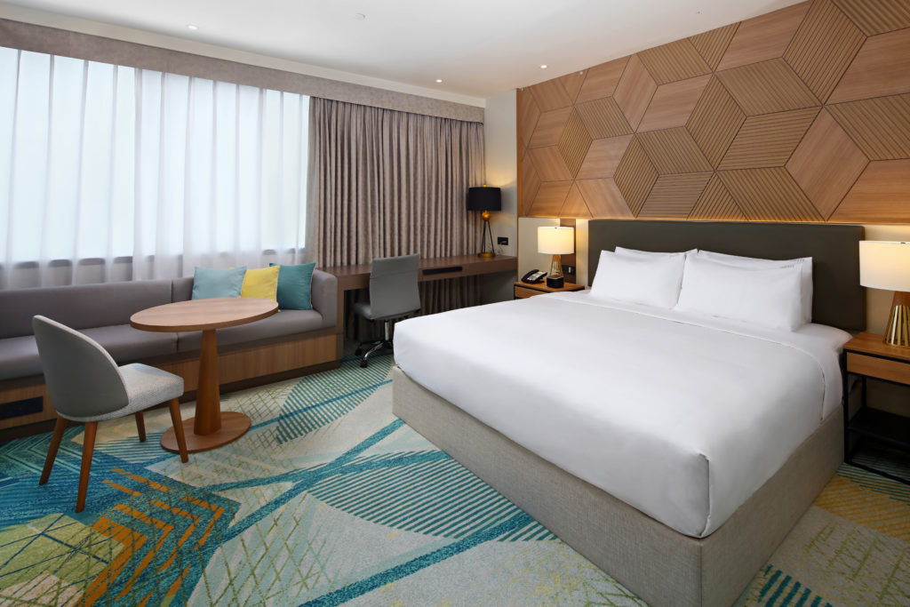 Holiday Inn Cebu City King Bed Suite