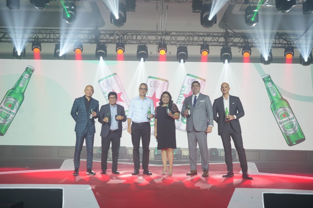 TIME FOR SOMETHING UNEXPECTEDLY SMOOTH: NEW HEINEKEN® SILVER LAUNCHES IN THE PHILIPPINES 1 04 L R DJ Tony Toni Enrique Martinez Asia Brewery CFO Michael Tan Asia Brewery COO Mika Tagle Heineken PH Marketing Manager Michael Vainio Heineken PH Country Manager KC Montero