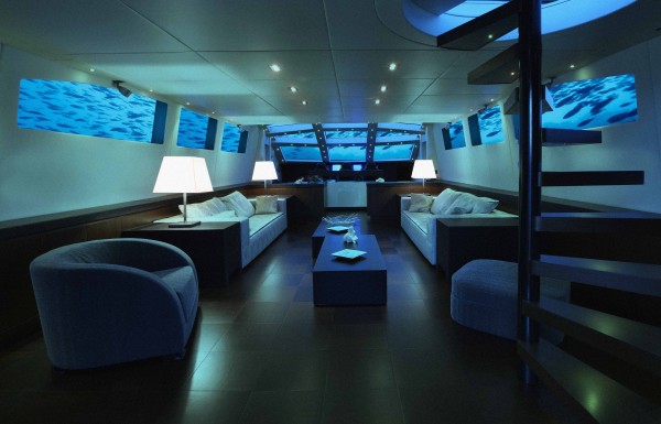 luxury submarine lounge 600x385 1