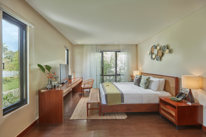 mahogany luxury residences room