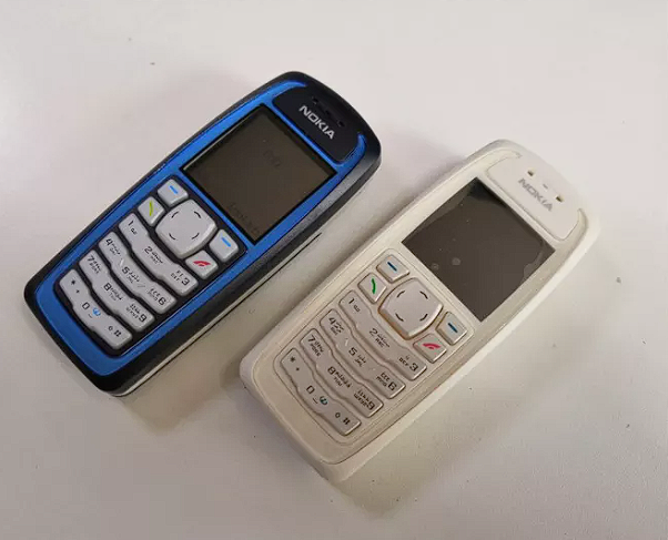 10 "Somethings" For Your Kris Kringle (Plus, Kris Kringle Gift Ideas!) 1 nokia phone