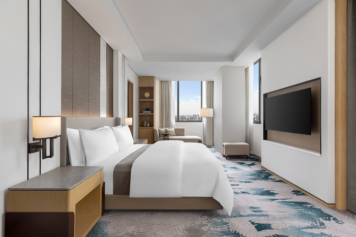 Guestrooms and suites feature the plush Westin Heavenly® Bed for a great nights sleep 2