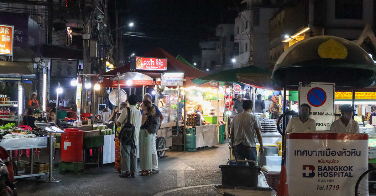 Explore the night market in Hua Hin, Thailand